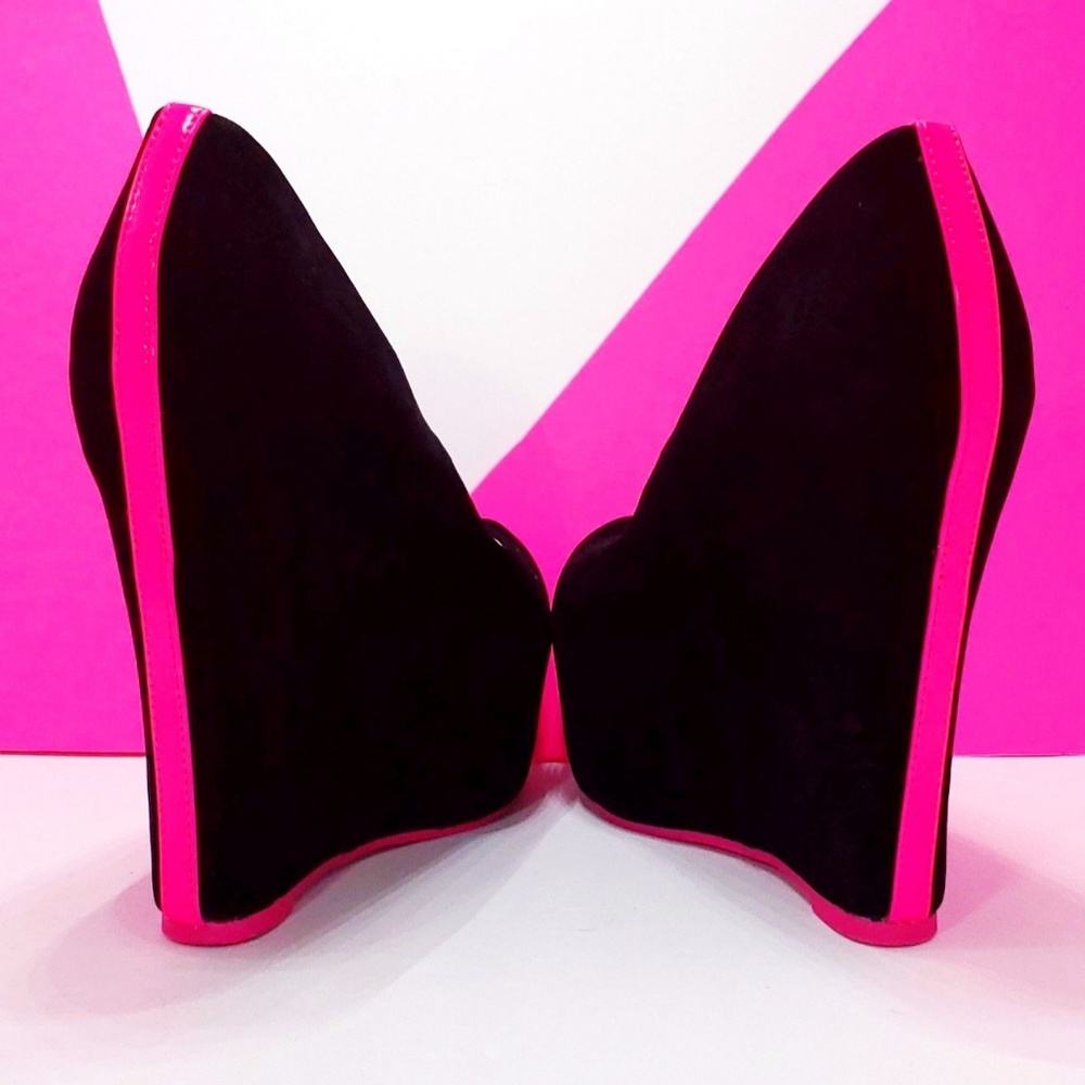 Black Velour Platform Heels With Pink Trim - Picture 4 of 4